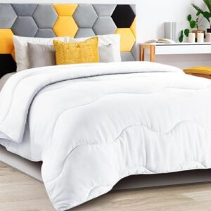 Lightweight Comforter Cooling White, All Season Duvet Insert Breathable Queen Size Winter Bedding, Soft Microfiber Summer Down Alternative Quilt with Corner Tabs, 88x88 inch